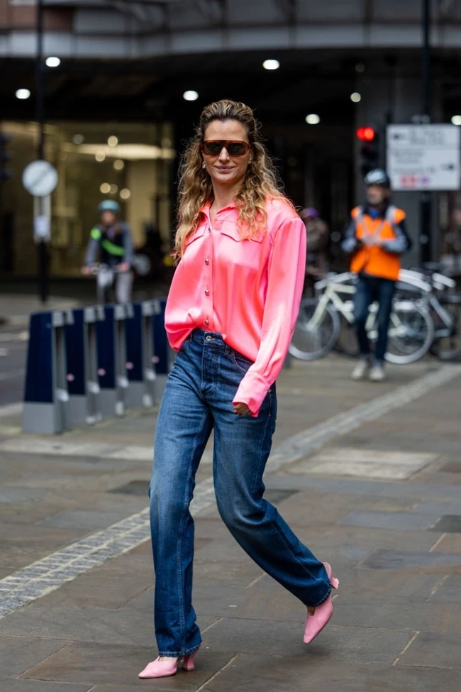 Με σατέν τοπ