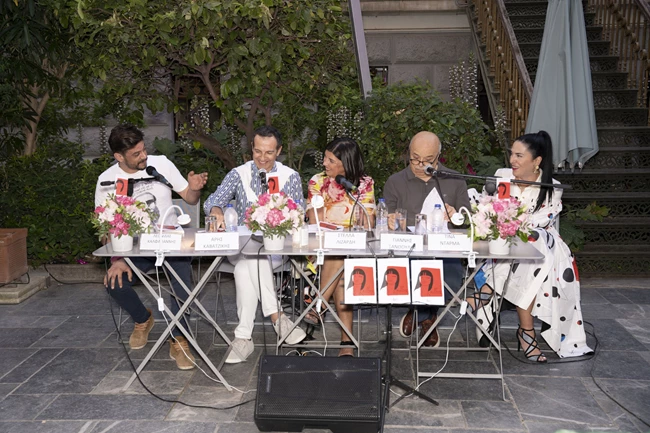 ΔΕ ΜΠΟΥΚ | Στην παρουσίαση του νέου βιβλίου της Τίνα Ντάρμα