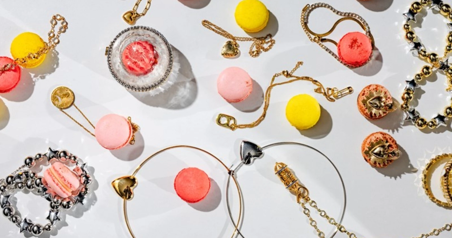 5 τρόποι για να αναβαθμίσεις τα χειμερινά looks σου μόνο με κοσμήματα