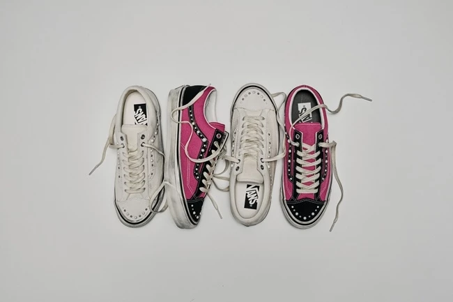 Tα Vans με πέρλες που θέλουμε να φοράμε όλη μέρα στις γιορτές