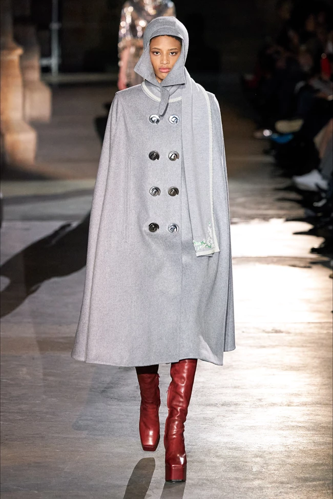 Paco Rabanne - Paris Fashion Week Model walks the runway during the Paco Rabanne Womenswear Spring/Summer 2021