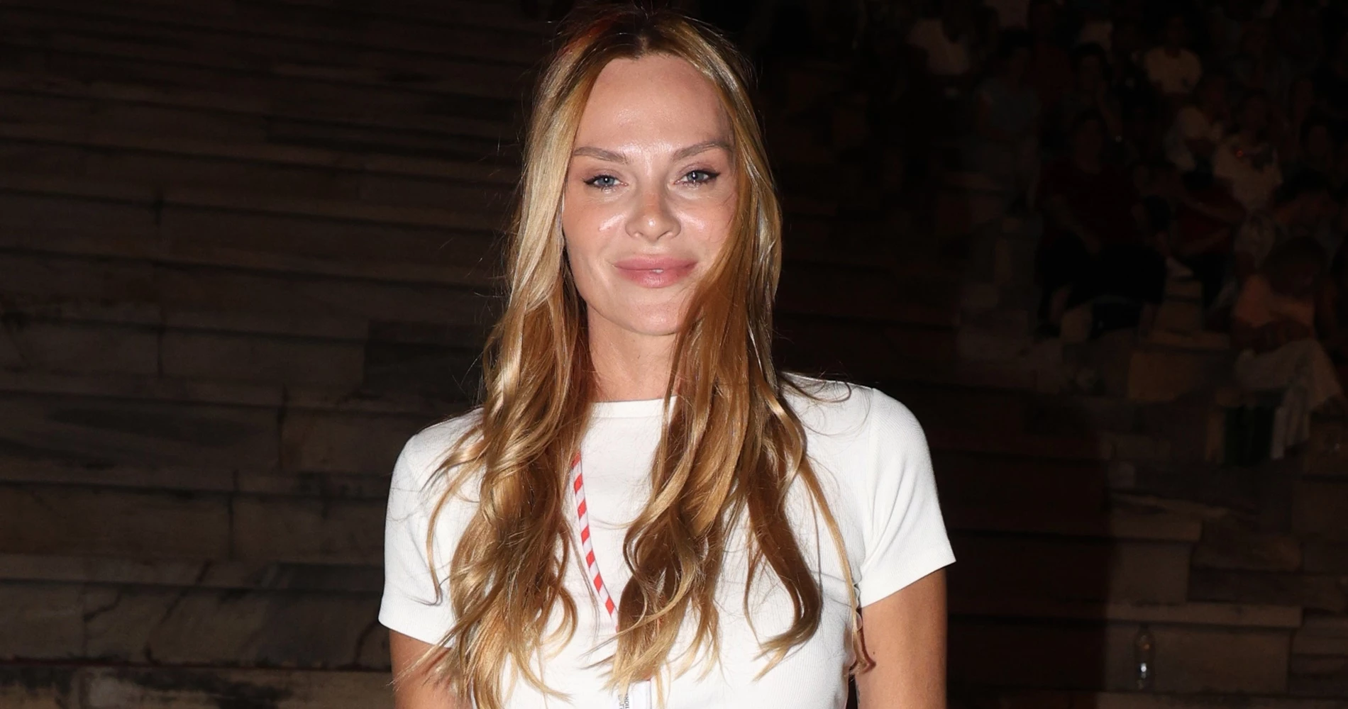 Το palazzo παντελόνι της Υβόννης Μπόσνιακ είναι αυτό που χρειάζεσαι τη νέα σεζόν