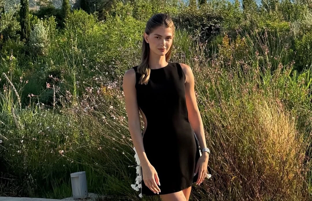 Αμαλία Κωστοπούλου | Παρακολουθεί αγώνα αμερικανικού ποδοσφαίρου στην αγκαλιά του μέλλοντα συζύγου της