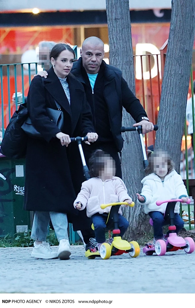 Μαρία Καρολίνα Ντάσιου & Μιχάλης Ζαμπίδης με τις κόρες τους