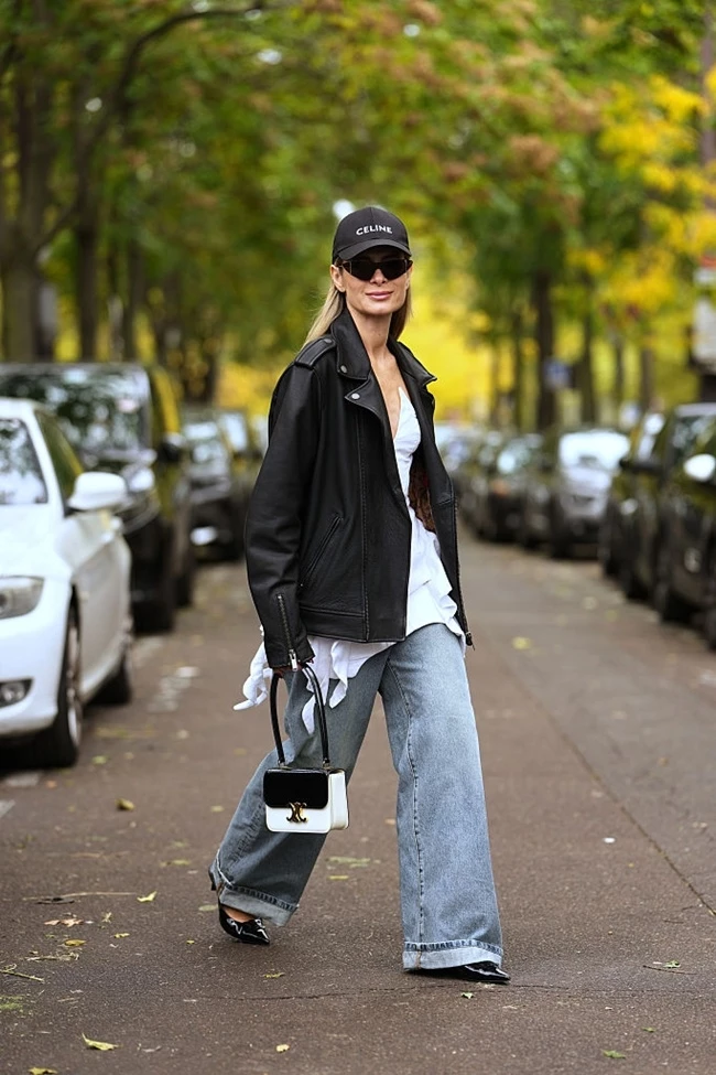 Με λευκό πουκάμισο