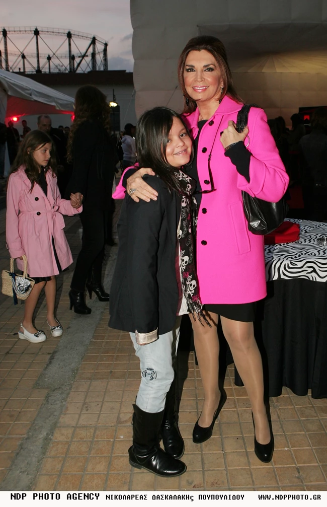Η Μιμή Ντενίση στο Athens Fashion Week με την 11χρονη κόρη της, Μαριτίνα Ντενίση | Οι σπάνιες φωτογραφίες από το 2011