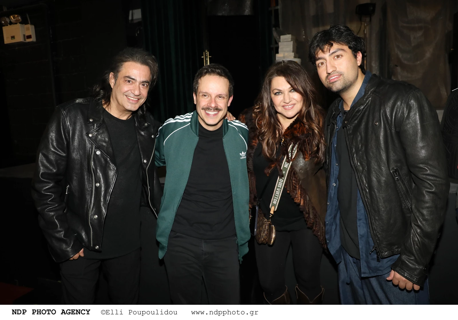 Δημήτρης Μακαλιάς, Καίτη Γαρμπή και Διονύσης Σχοινάς με τον γιο τους στην επίσημη πρεμιέρα του "Σποτ"