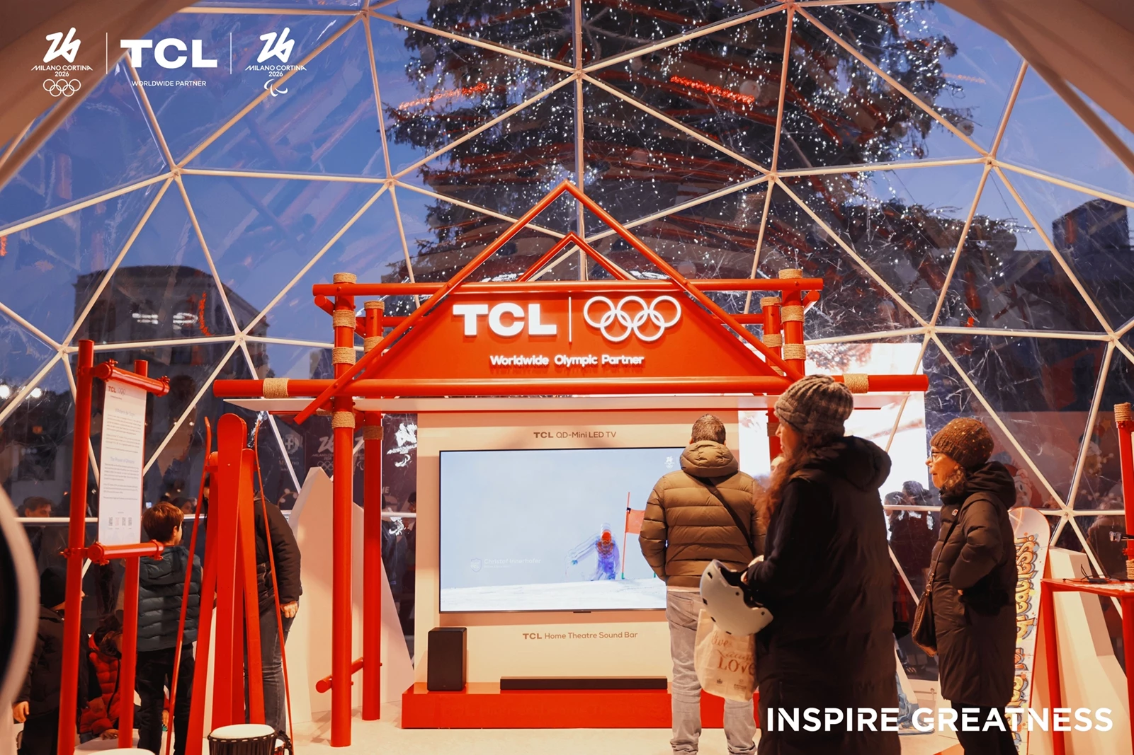 Η μαγεία των Χριστουγέννων και του αθλητισμού πάει Μιλάνο | Ένα φαντασμαγορικό event με αφορμή την έναρξη των Χειμερινών Ολυμπιακών Αγώνων