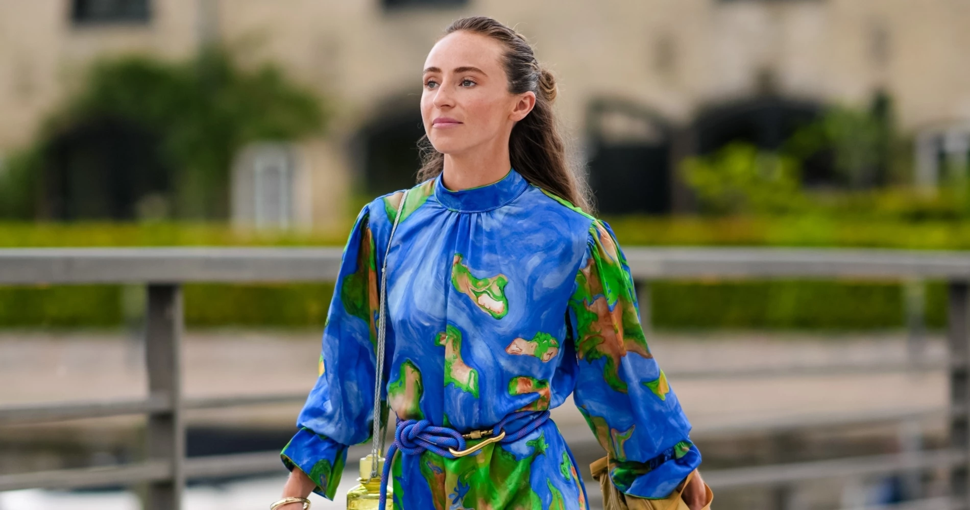 Τα κομψά φορέματα με έκπτωση από τη Mango που θα φοράς καθημερινά