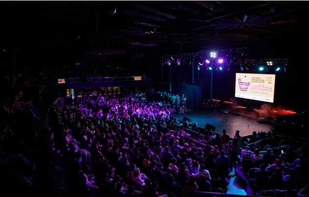 Αντίστροφη μέτρηση για το Athens Comedy Festival 2024 | To μεγαλύτερο φεστιβάλ κωμωδίας επιστρέφει σε 2 εβδομάδες με πάνω από 30 παραστάσεις και 80 κωμικούς και guests