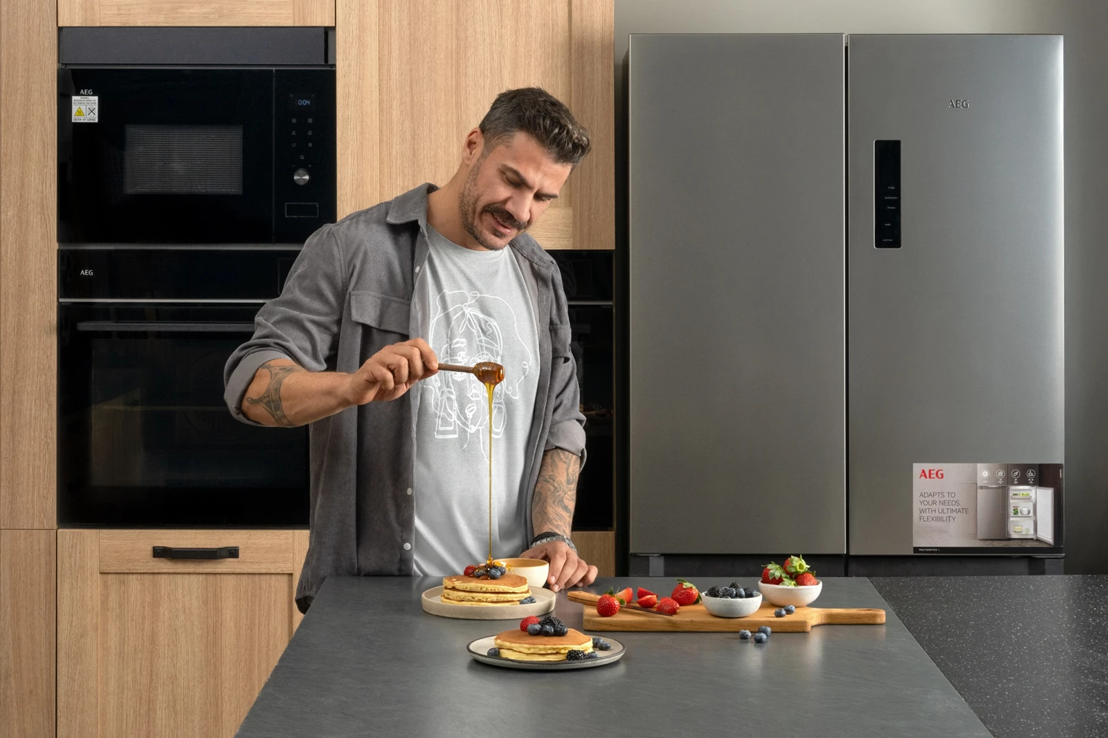 Όταν η τεχνολογία συναντά την υψηλή γαστρονομία | AEG και Άκης Πετρετζίκης ενώνουν δυνάμεις σε μία συνεργασία - έκπληξη