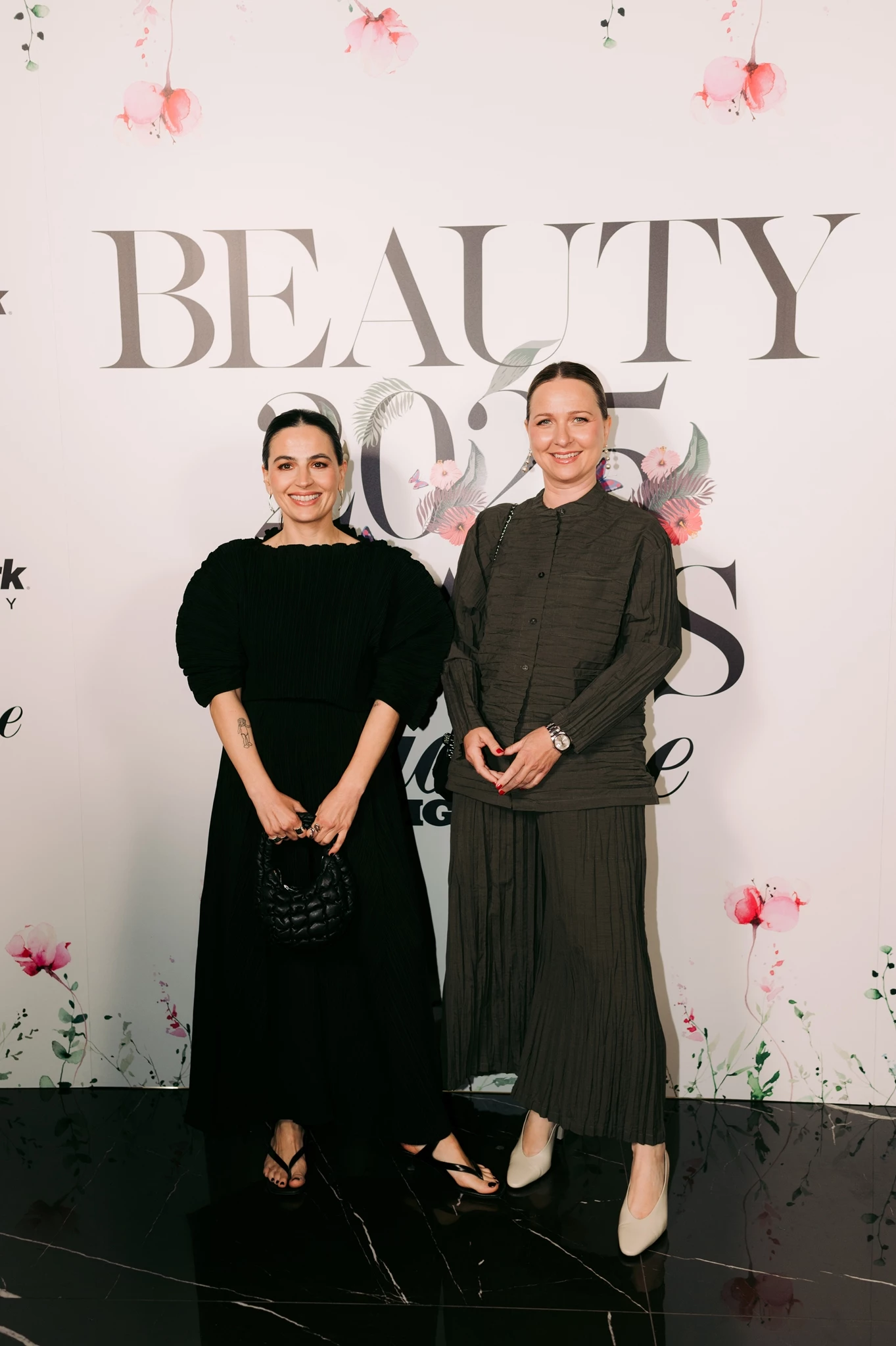 Νατάσα Μπερέκου, Κορίνα Βρούσια