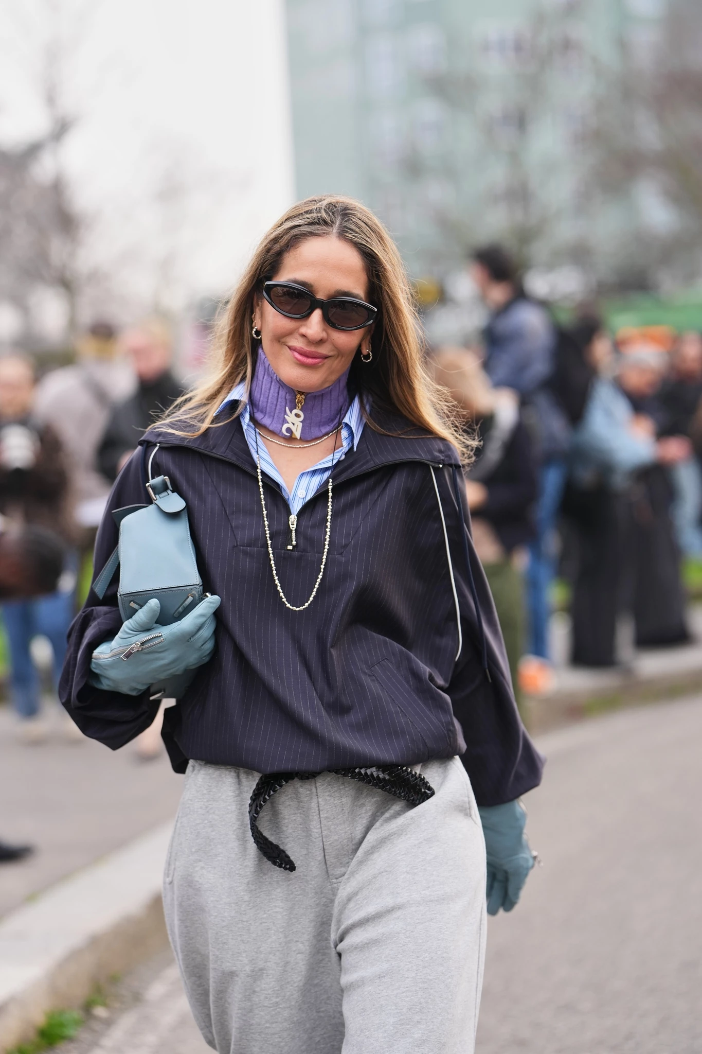 Χρυσά ή ασημί κοσμήματα; | Ο τρόπος για να επιλέξεις τα ιδανικά ανάλογα με το χρώμα του ρούχου σου