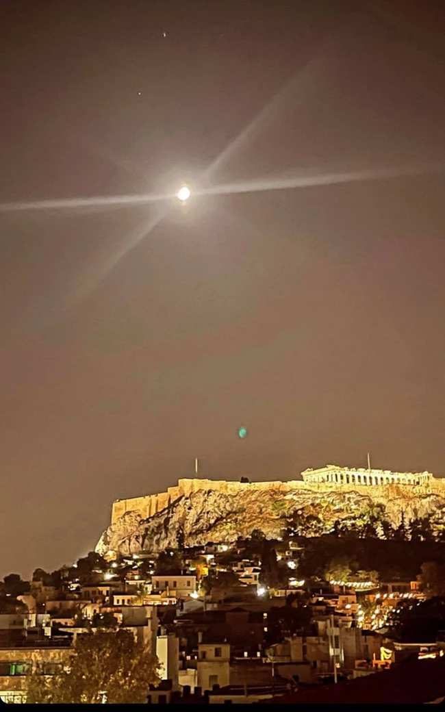 Tζένη Μπαλατσινού - Βασίλης Κικίλιας | Έξοδος στο κέντρο της πόλης, 9 μήνες μετά τη γέννηση του γιου τους