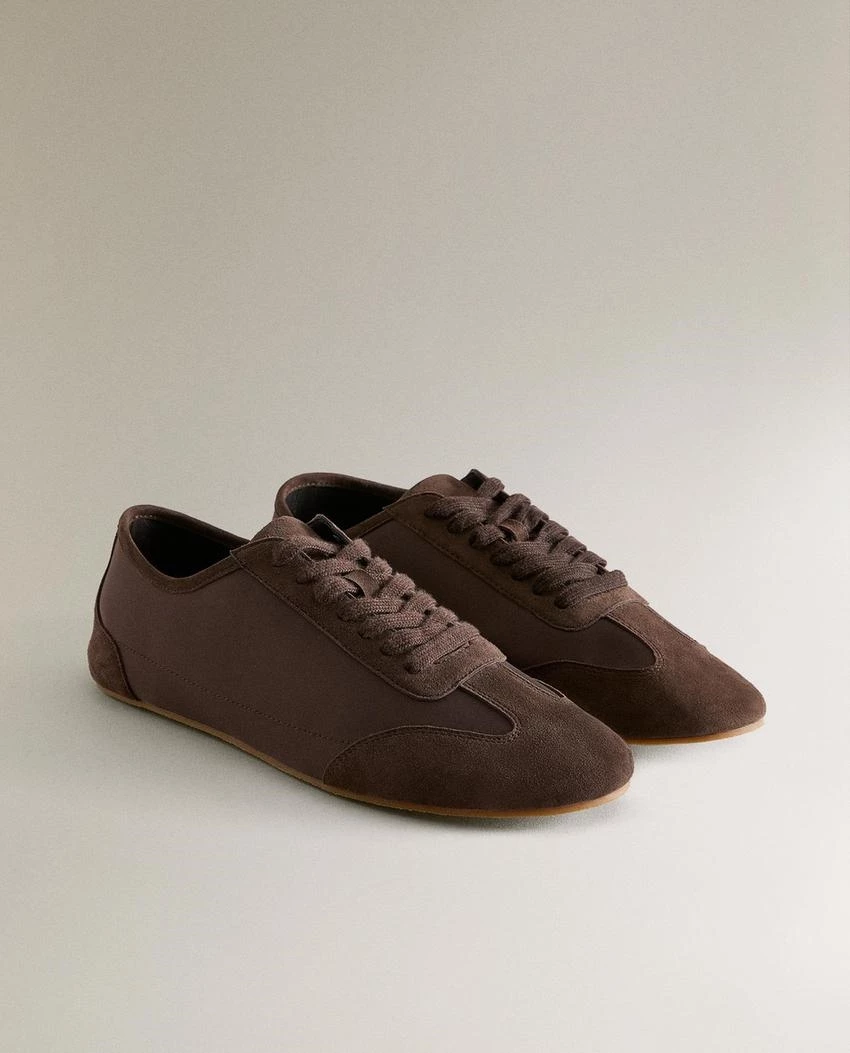 Τα δερμάτινα sneakers από τη Zara Home που θα κάνουν τα καθημερινά looks πιο σύγχρονα