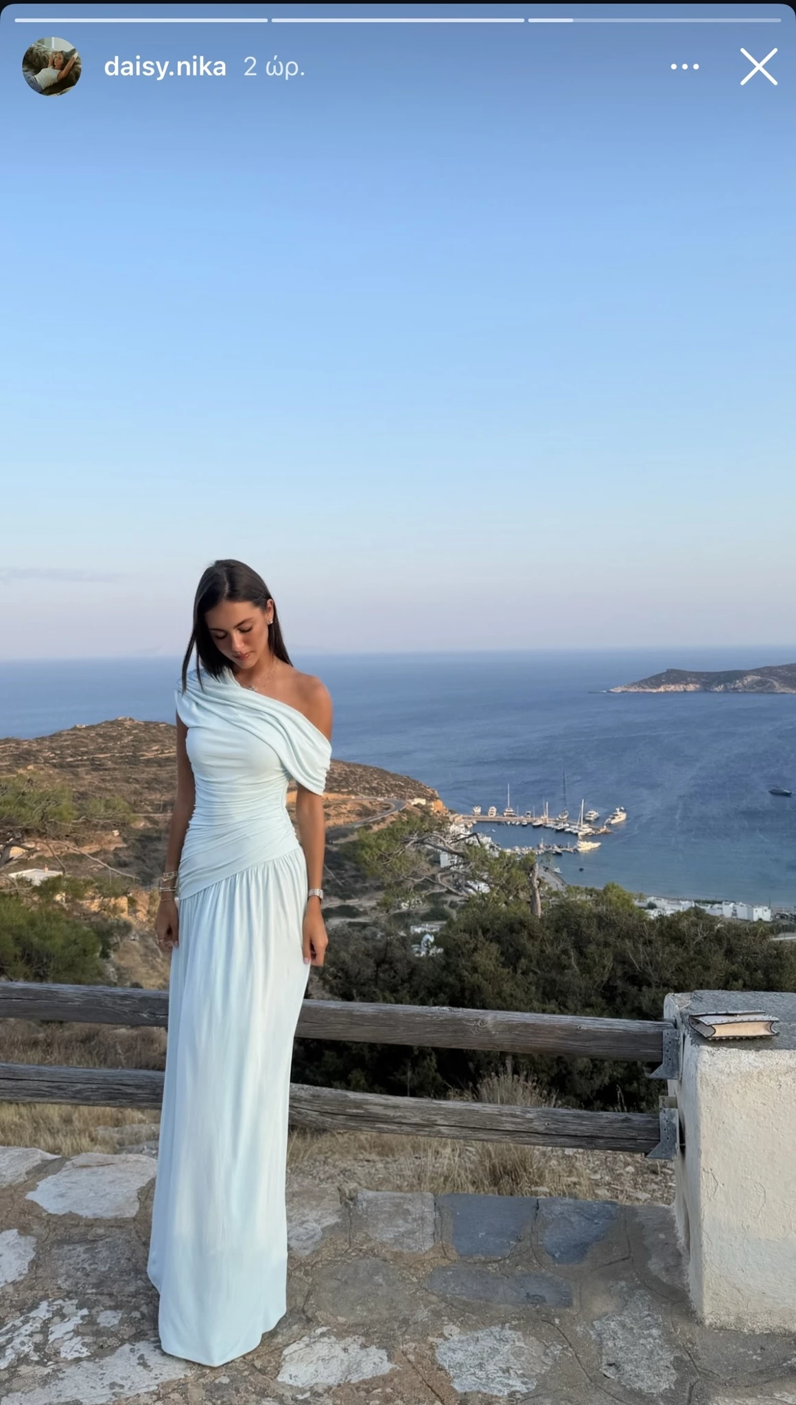 Η Νταίζη Νίκα με το πιο κολακευτικό φόρεμα για τα επίσημα καλέσματα του καλοκαιριού