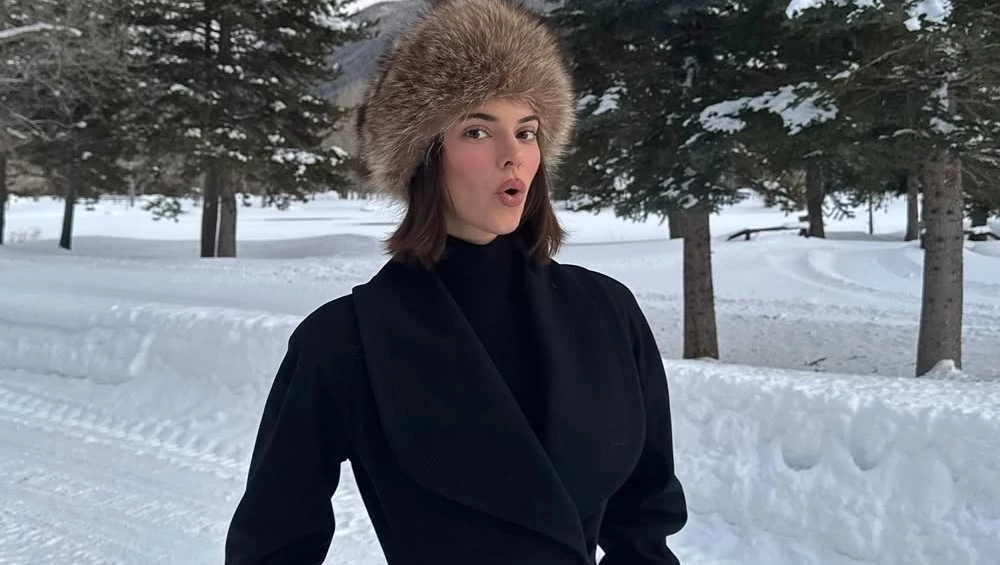 Μαλλιά τον χειμώνα | Τα 5 χτενίσματα που μπορείς να κάνεις με το σκουφί σου