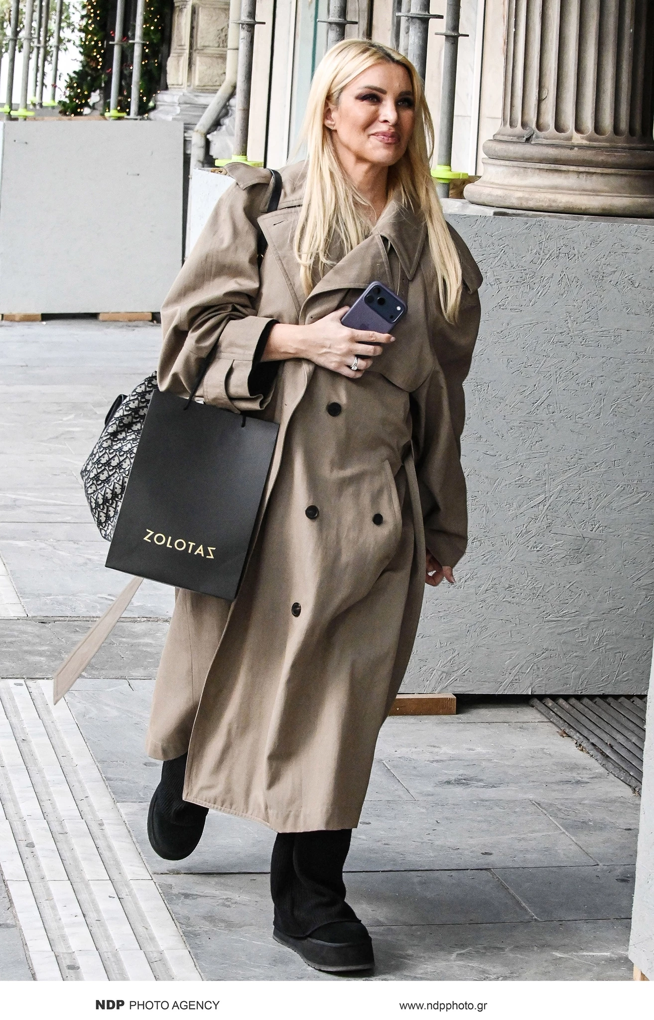 Η Κατερίνα Καινούργιου κάνει ψώνια