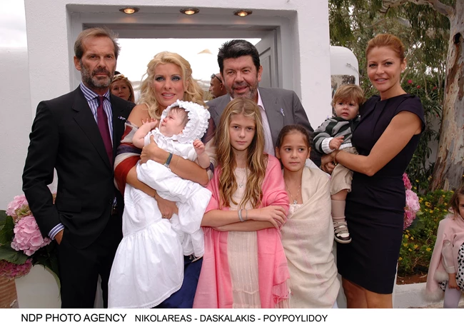 Η 11χρονη Αμαλία και η 9χρονη Αλεξάνδρα Κωστοπούλου στη βάφτιση της Βαλέριας Λάτσιου | Οι σπάνιες φωτογραφίες από το 2008
