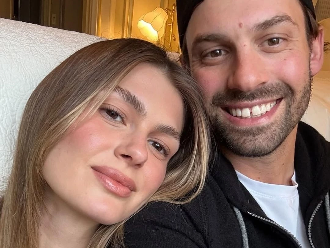 Αμαλία Κωστοπούλου | Ρομαντικό δείπνο για την Ημέρα των Ευχαριστιών στην αγκαλιά του Jake Medwell