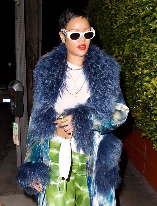 Rihanna | Εντυπωσίασε και πάλι με το νέο της pixie κούρεμα