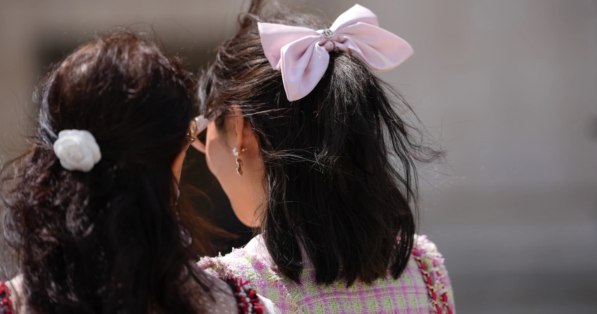 5 αξεσουάρ για τα μαλλιά σου που θα βρεις στις εκπτώσεις στη Mango