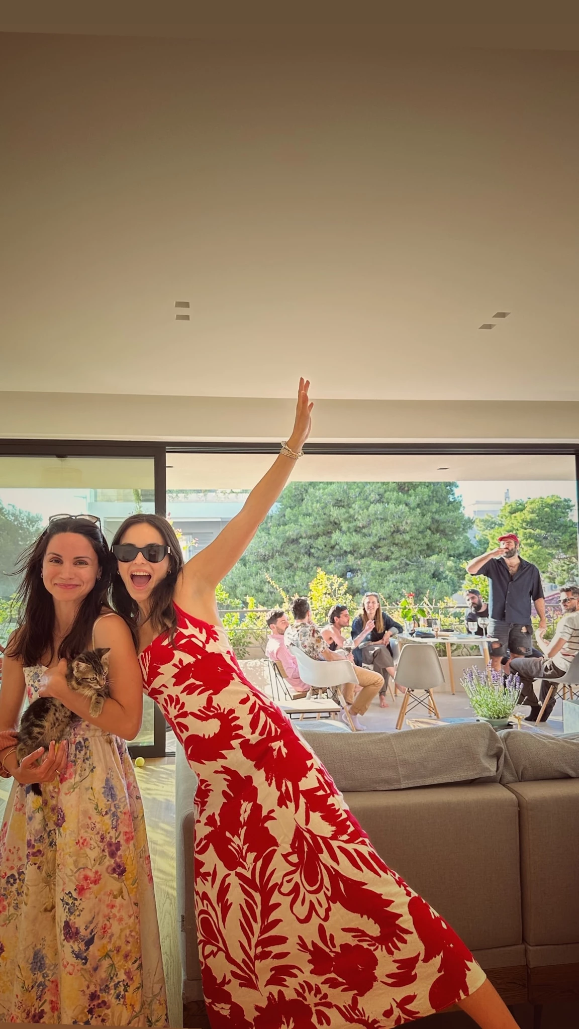 Στο σπίτι του Αργύρη Πανταζάρα και της Σίσσυς Τουμάση | Η ιταλική βραδιά που πέρασαν με φίλους