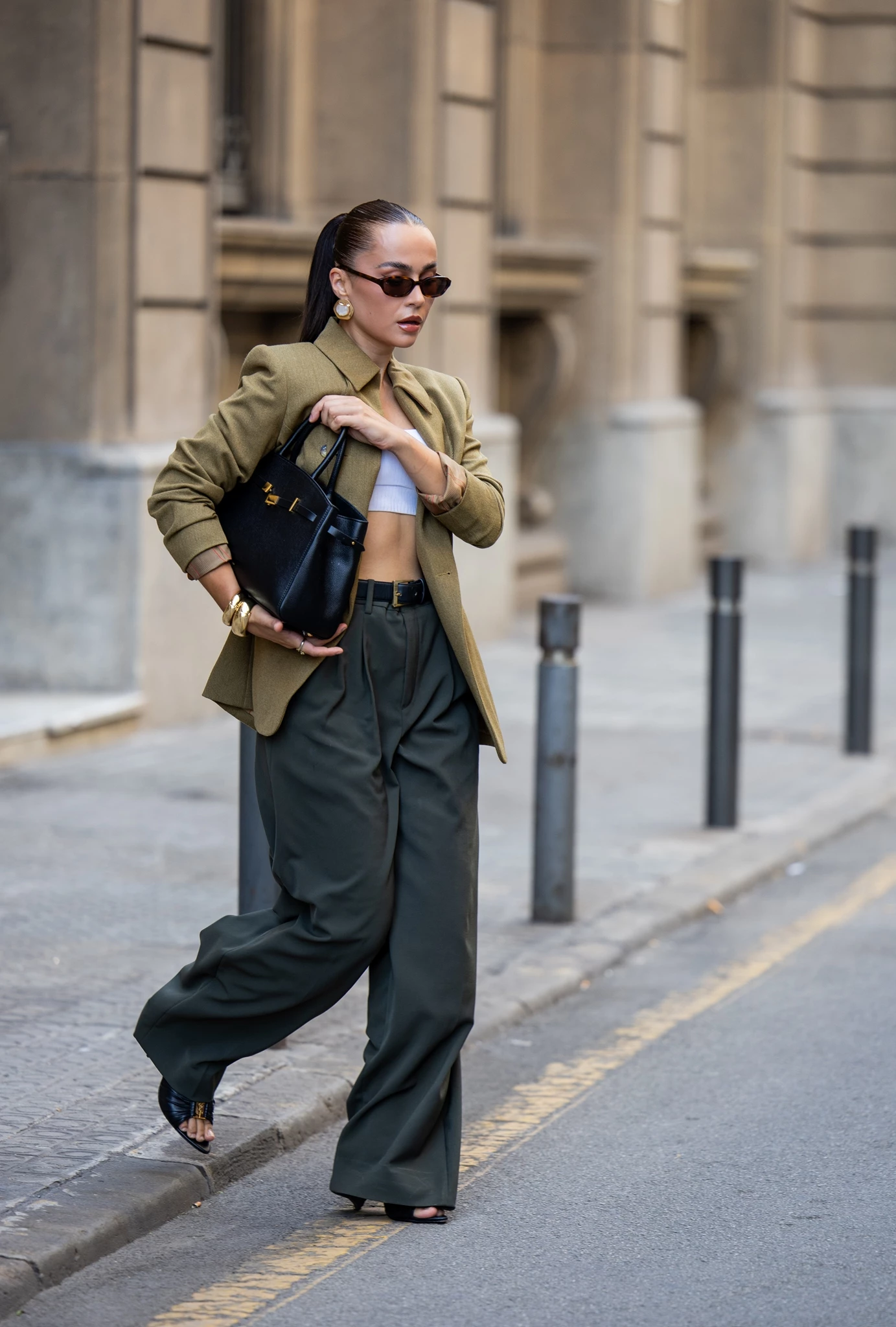 Ξέχνα το καφέ και το μαύρο | Αυτό είναι το δημοφιλές ουδέτερο χρώμα που αξίζει την προσοχή σου