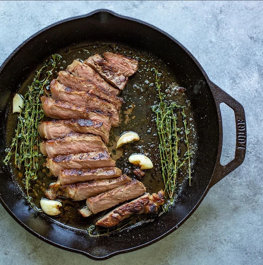 Στο μαντέμι με τη Lodge | Τα ποιοτικά σκεύη μαγειρικής που θα "απογειώσουν" τα πιάτα σου