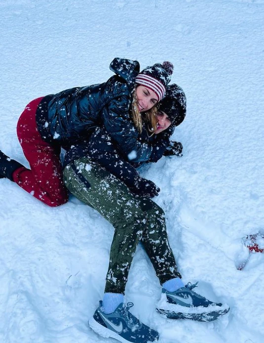 Ντορέττα Παπαδημητρίου | Παιχνίδια στο χιόνι με τους γιους της, Διονύση και Φίλιππο