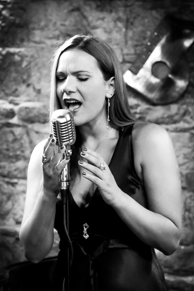 Εύα Σακελλάρη | "Τα talent shows δεν είναι μουσικά shows, αλλά τηλεοπτικά. Κι έτσι πρέπει να τα αντιμετωπίζουμε"