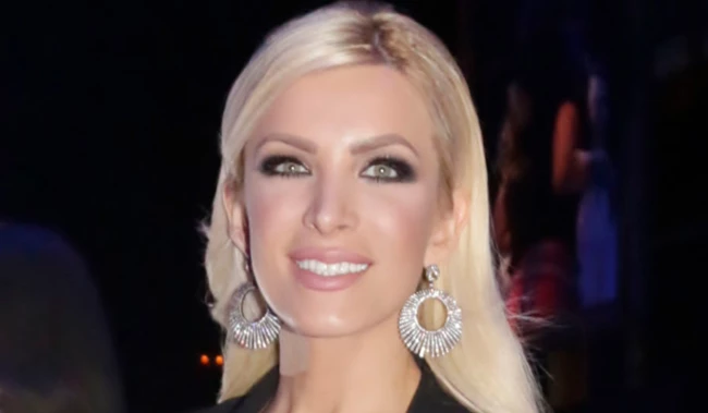 Η Κατερίνα Κανούργιου ποζάρει με την ομάδα της λίγο πριν τη πρεμιέρα, η Ζενεβιέβ Μαζαρί σχολιάζει την απουσία της Βίκυς Καγιά από το νέο GNTM & όλα τα νέα