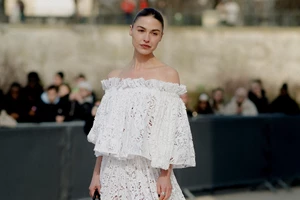 5 αξεσουάρ που δεν αποχωρίζονται οι fashionistas το καλοκαίρι στην πόλη