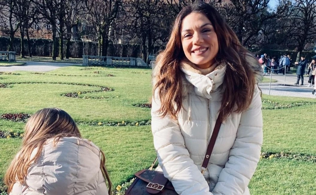 Η Εύα Τσιμιτσέλη έχει τα γενέθλιά της | Η φωτογραφία από το must-visit spot του Παρισιού και τα τρυφερά λόγια της μαμάς της