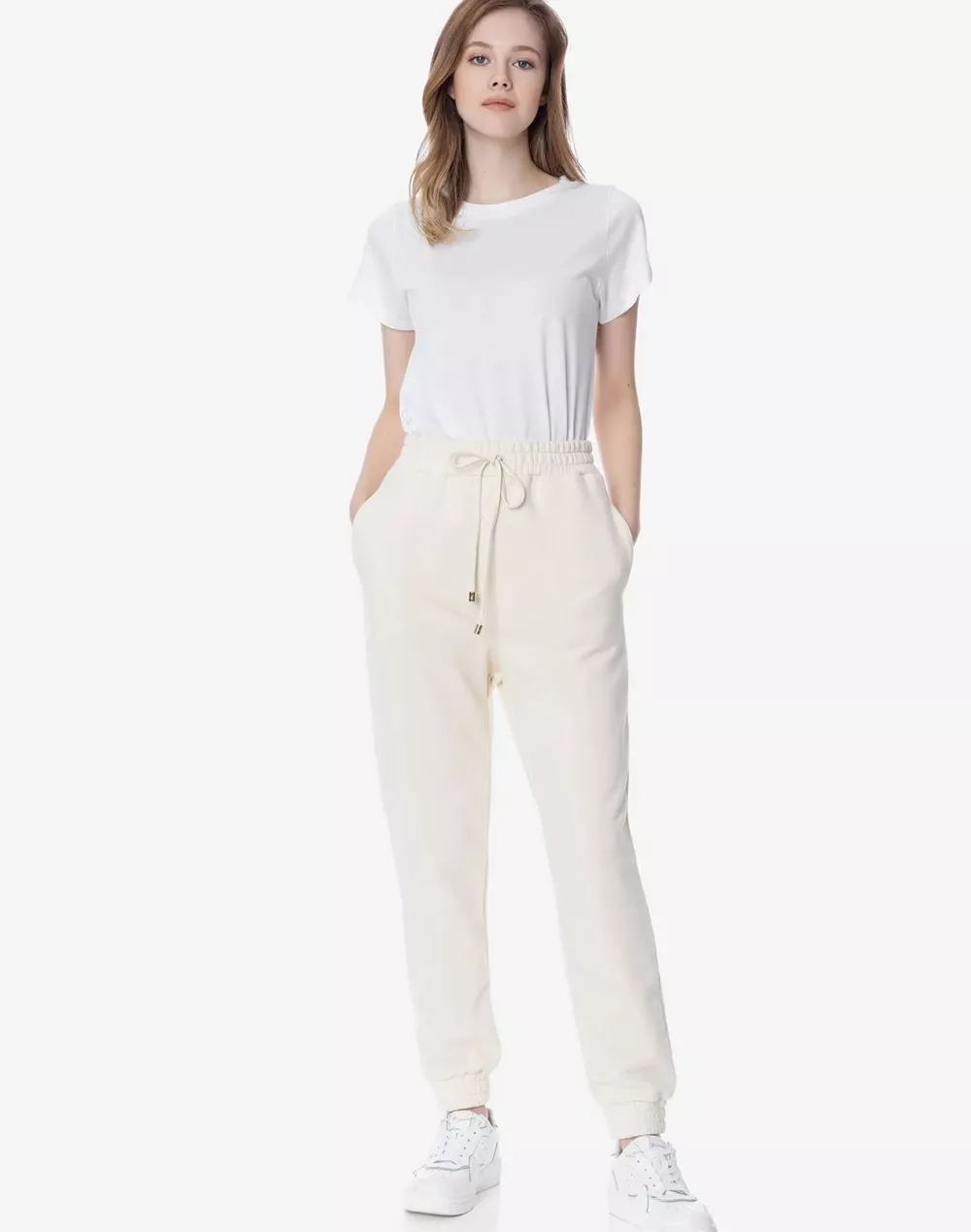 Loungewear: 10 ανοιξιάτικα κομμάτια που θα ανανεώσουν το στιλ σου - εικόνα 6