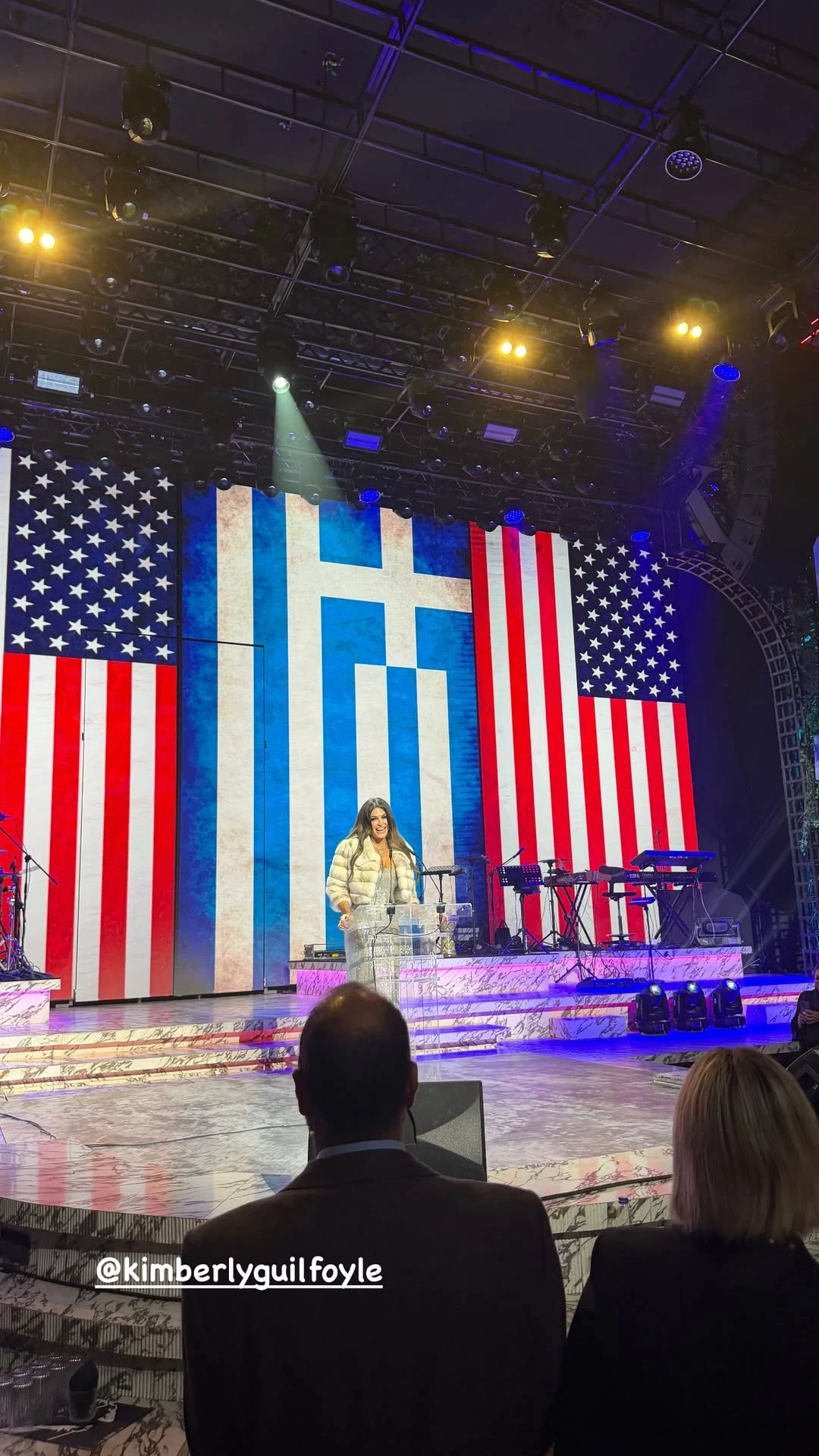 Αλεξάνδρα Νίκα | Ο ξέφρενος χορός της στην ιδιωτική εκδήλωση προς τιμήν της Kimberly Guilfoyle