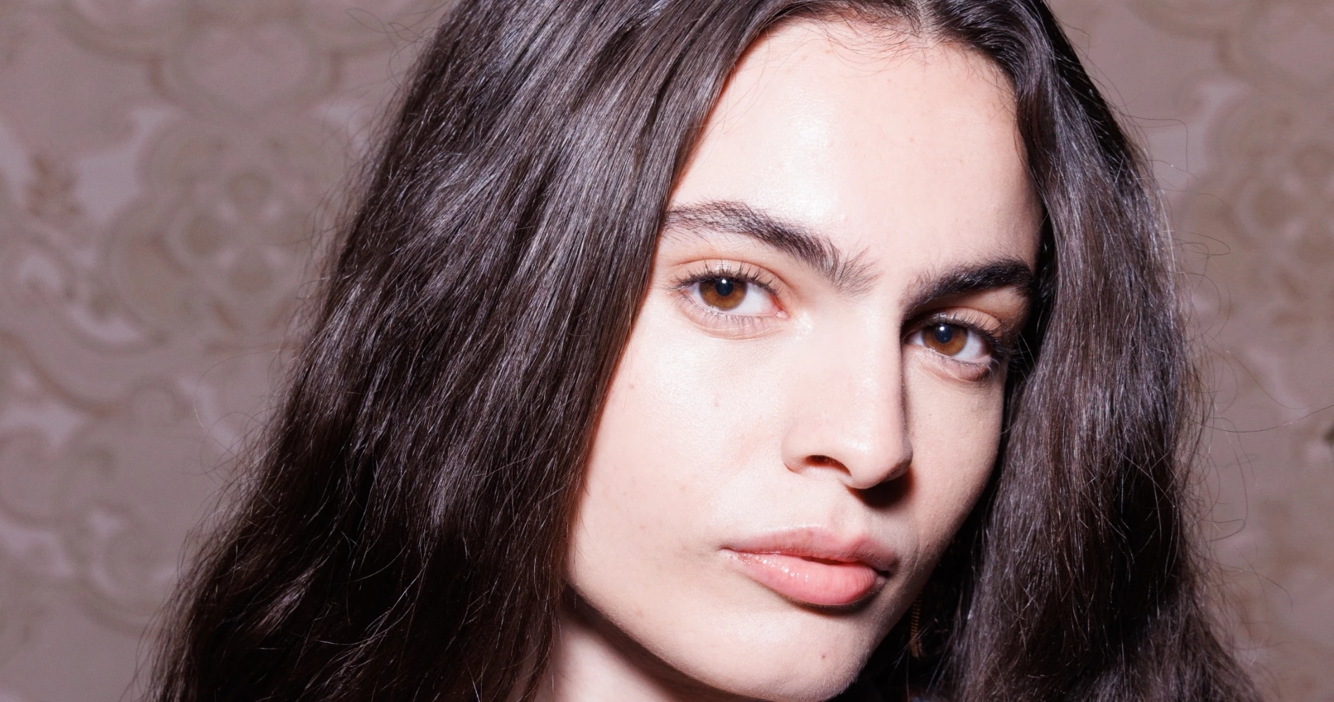 Tired Girl Makeup | Το trend της Gen Z που αποθεώνει το 