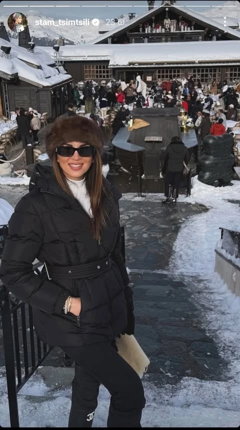 Σταματίνα Τσιμτσιλή | Με glam look σε δείπνο με τον Θέμη Σοφό