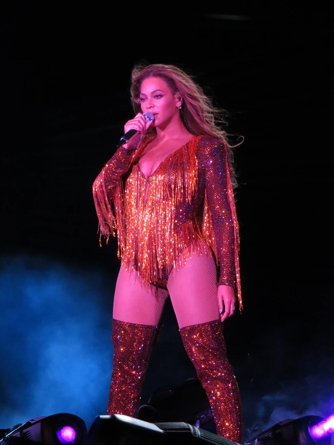 Beyoncé |  Παρήγγειλε φαγητό 2.000 ευρώ για να κεράσει την ομάδα της