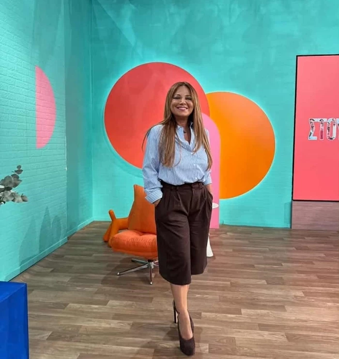 Η Νάνσυ Ζαμπέτογλου με total Stradivarius outfit