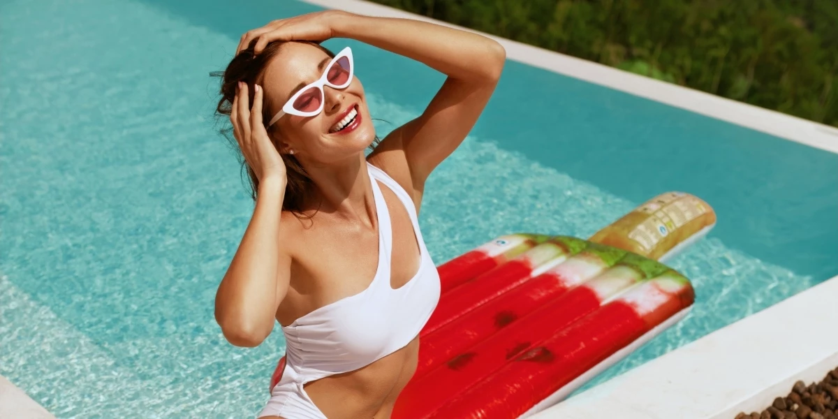 20 κομψά looks για την παραλία που μπορείς να αντιγράψεις στις διακοπές του Αυγούστου