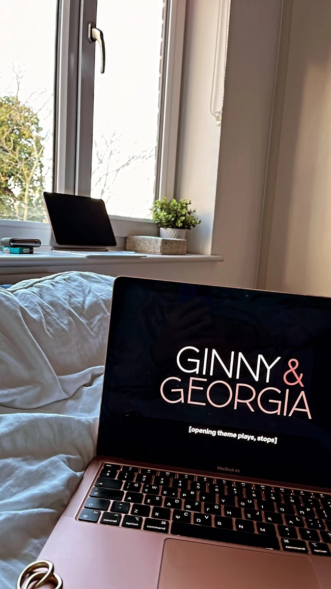 Μελίνα Νικολαΐδη | Μας δείχνει για πρώτη φορά το φωτεινό και minimal υπνοδωμάτιό της