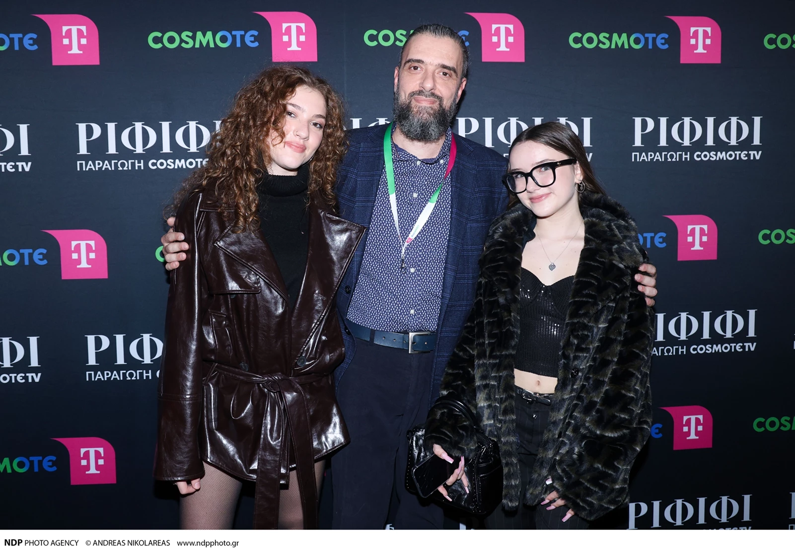 Σωτήρης Τσαφούλιας | Πρεμιέρα με τις κούκλες κόρες του στο πλευρό του