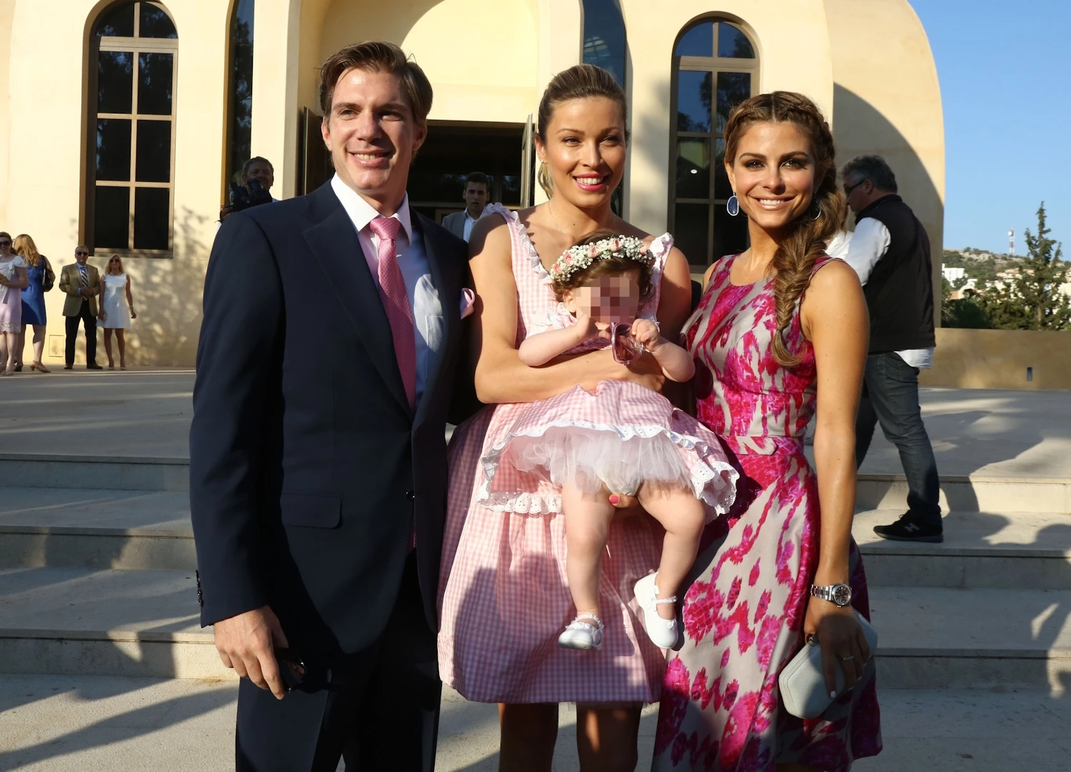 Στη βάφτιση της Μάργκως Πατίτσα | Η matchy matchy εμφάνιση με τη Μαριέττα Χρουσαλά και οι παραμυθένιες μπομπονιέρες