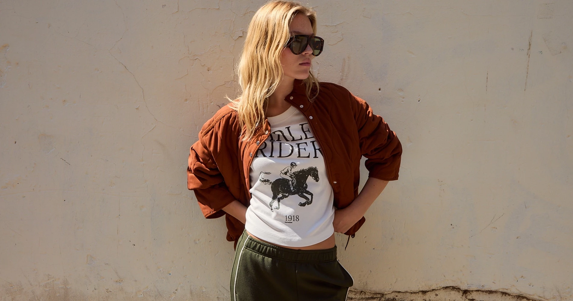 Βρήκαμε τα casual sport κομμάτια από τη Stradivarius που θα φορέσεις το φθινόπωρο