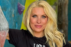 Ελένη Μενεγάκη | Αγκαλιά με τον Μάκη Παντζόπουλο στις πασχαλινές διακοπές τους