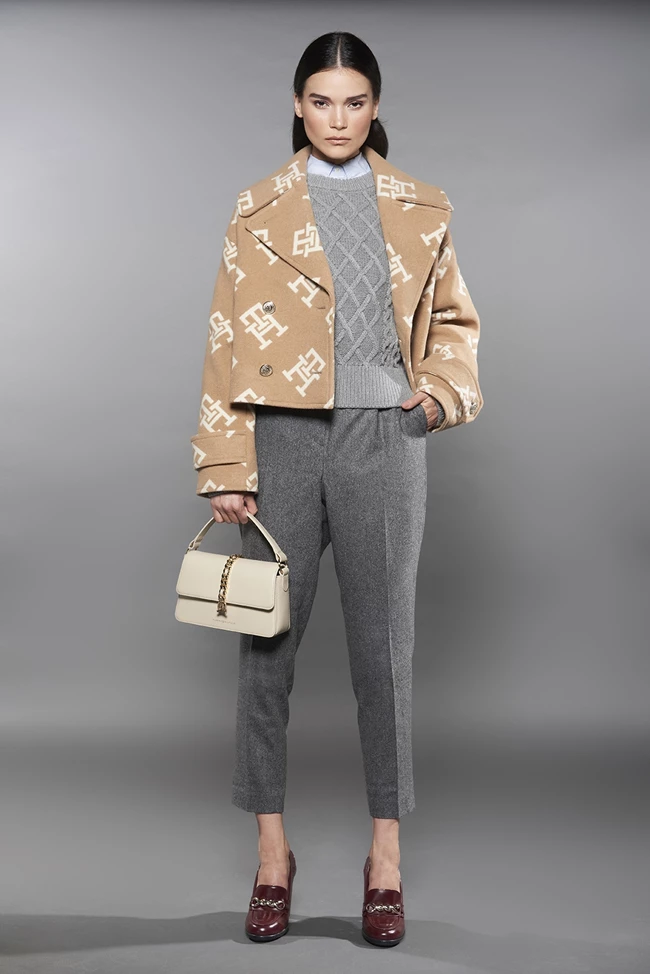 Falling in love | To peacoat που θα ολοκληρώσει τις χειμερινές σου εμφανίσεις