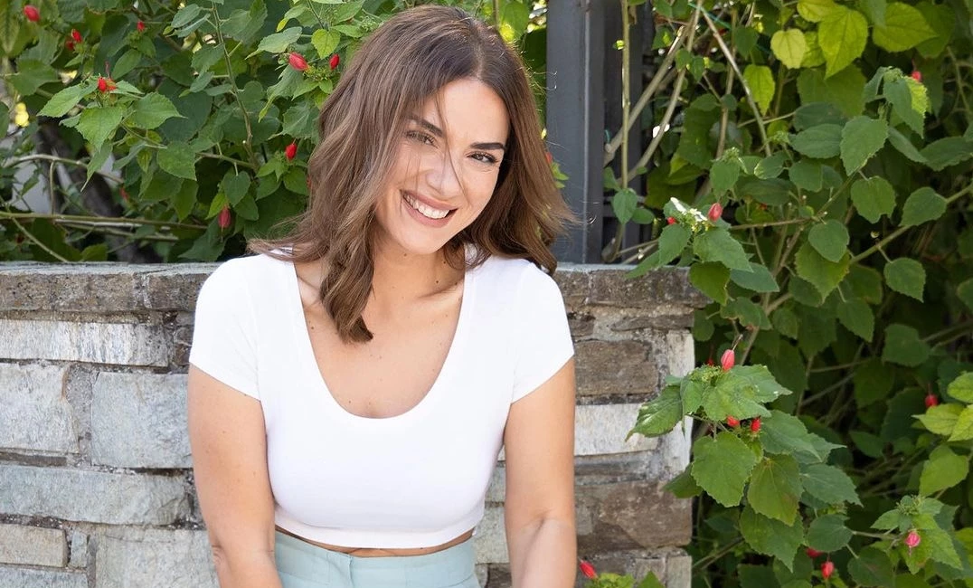 Η Βάσω Λασκαράκη έκανε το ιδανικό χτένισμα αν είσαι καλεσμένη σε γάμο