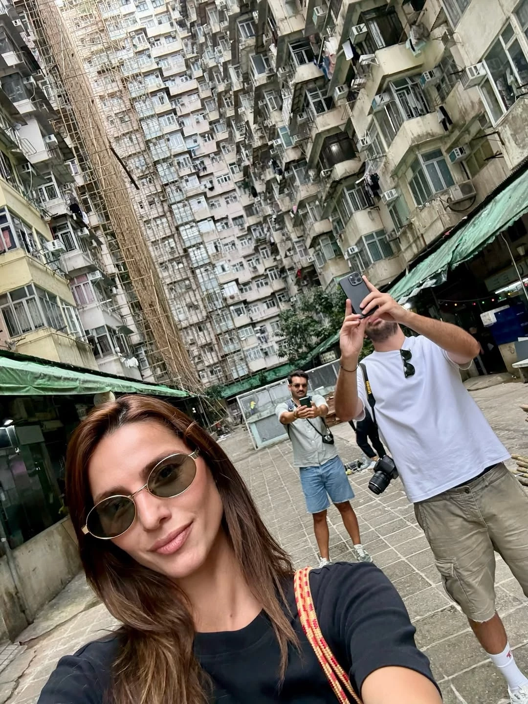 "Monster building" | Η Ηλιάνα Παπαγεωργίου στο απόλυτο instagram frame του Χονγκ Κονγκ