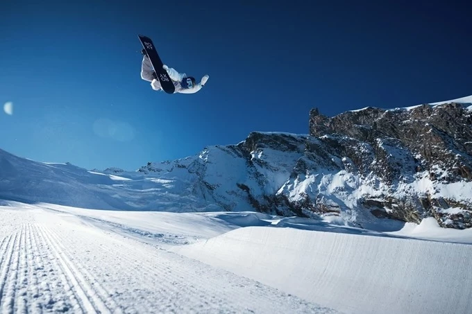 Chloe Kim x ROXY | Η συλλογή που σε προκαλεί να κατακτήσεις τη δική σου κορυφή